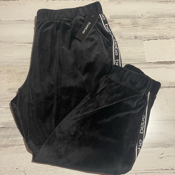 WOMENS PLUS SIZE VELOUR SWEATPANT JOGGER TRACK BEBE BLACK WHITE PLUS SIZE 1X 2X - Picture 1 of 2